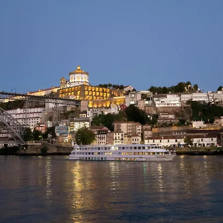 Apartment Bright And Spacious In