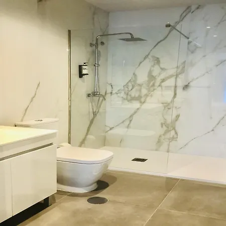 Apartment Bright And Spacious In Porto