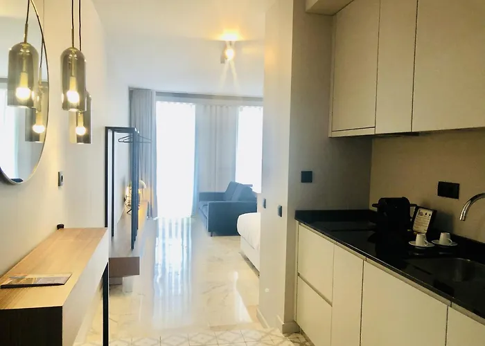 Διαμέρισμα Bright And Spacious In *